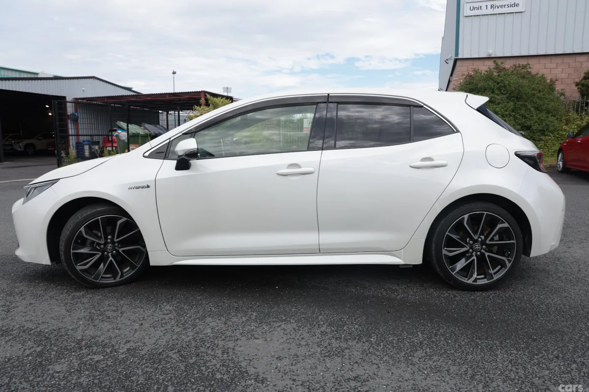 Toyota Corolla Hatchback, Petrol Hybrid, 2018, White