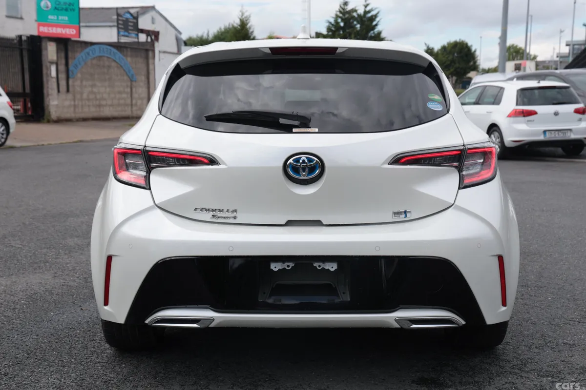 Toyota Corolla Hatchback, Petrol Hybrid, 2018, White