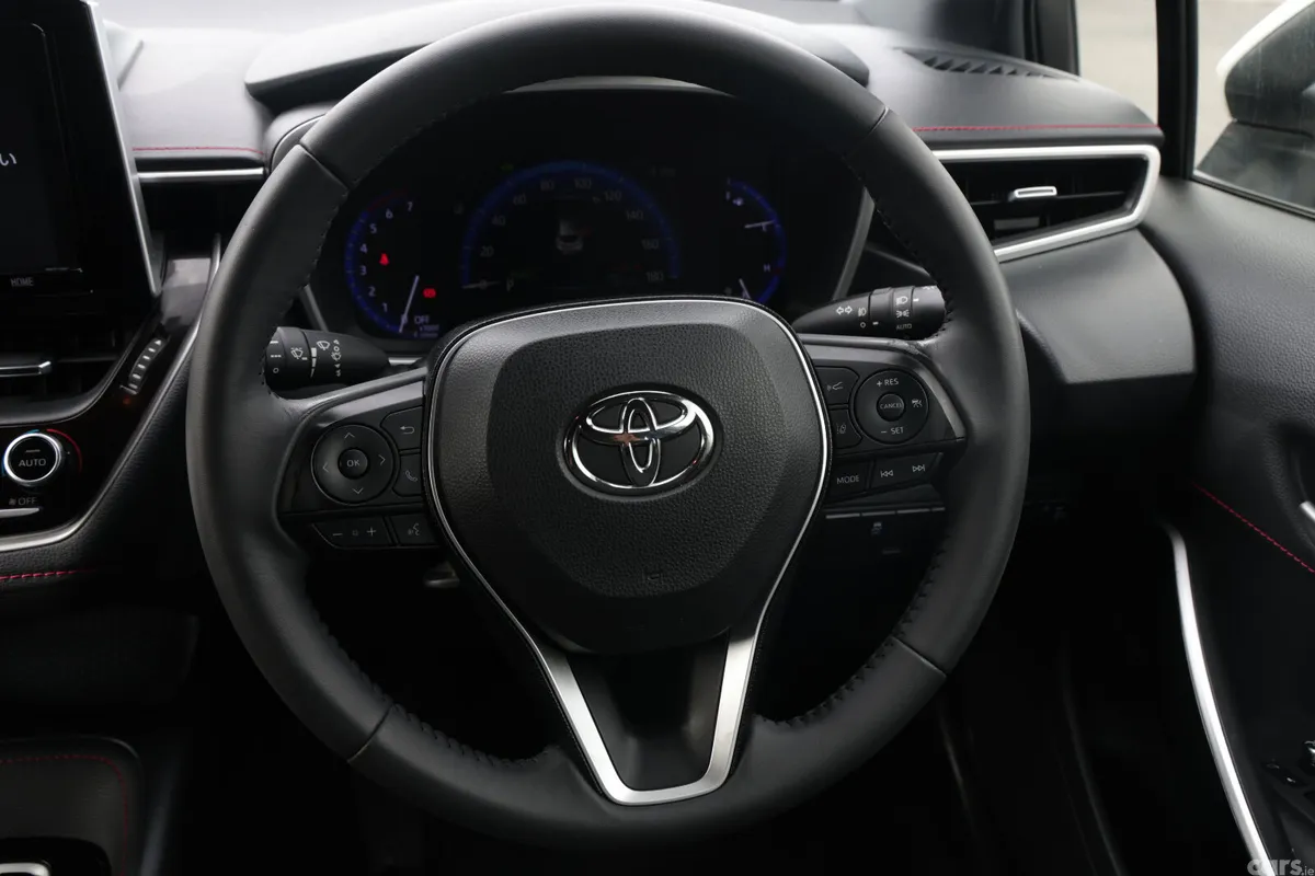 Toyota Corolla Hatchback, Petrol Hybrid, 2018, White