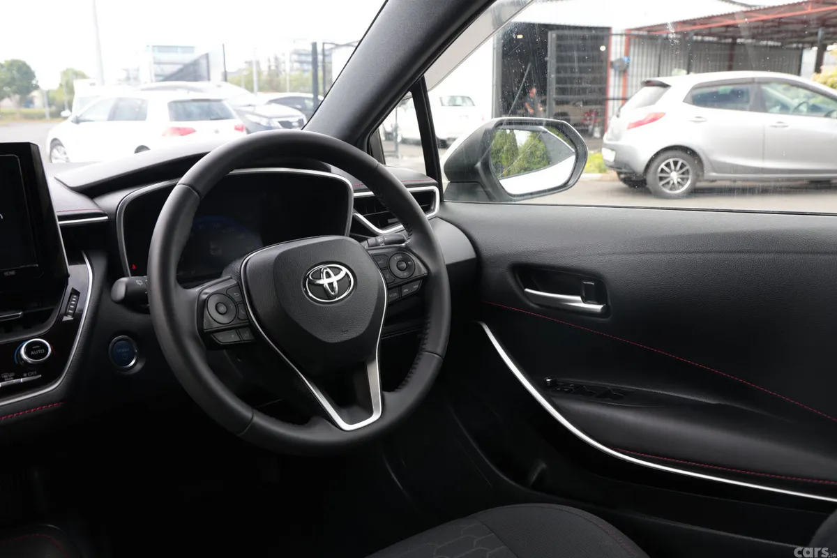 Toyota Corolla Hatchback, Petrol Hybrid, 2018, White