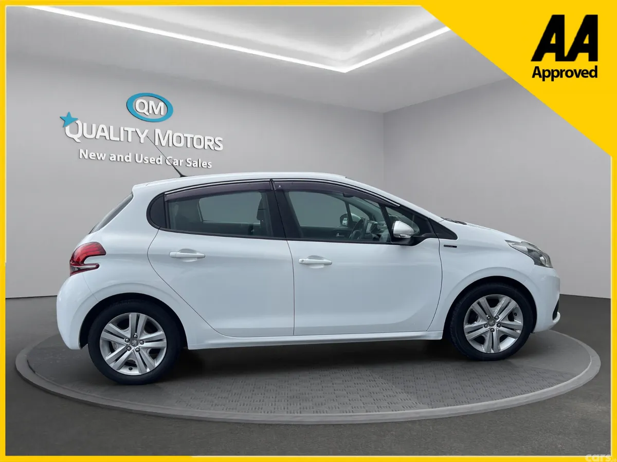 Peugeot 208 Hatchback, Petrol, 2018, White