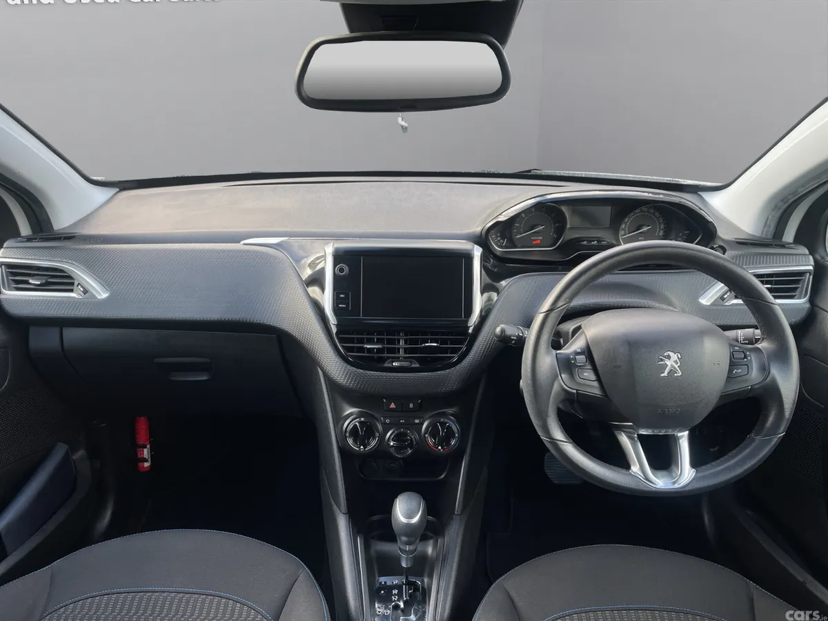 Peugeot 208 Hatchback, Petrol, 2018, White