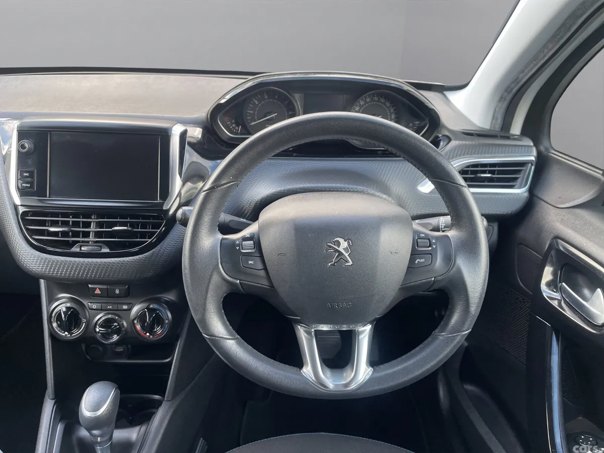 Peugeot 208 Hatchback, Petrol, 2018, White