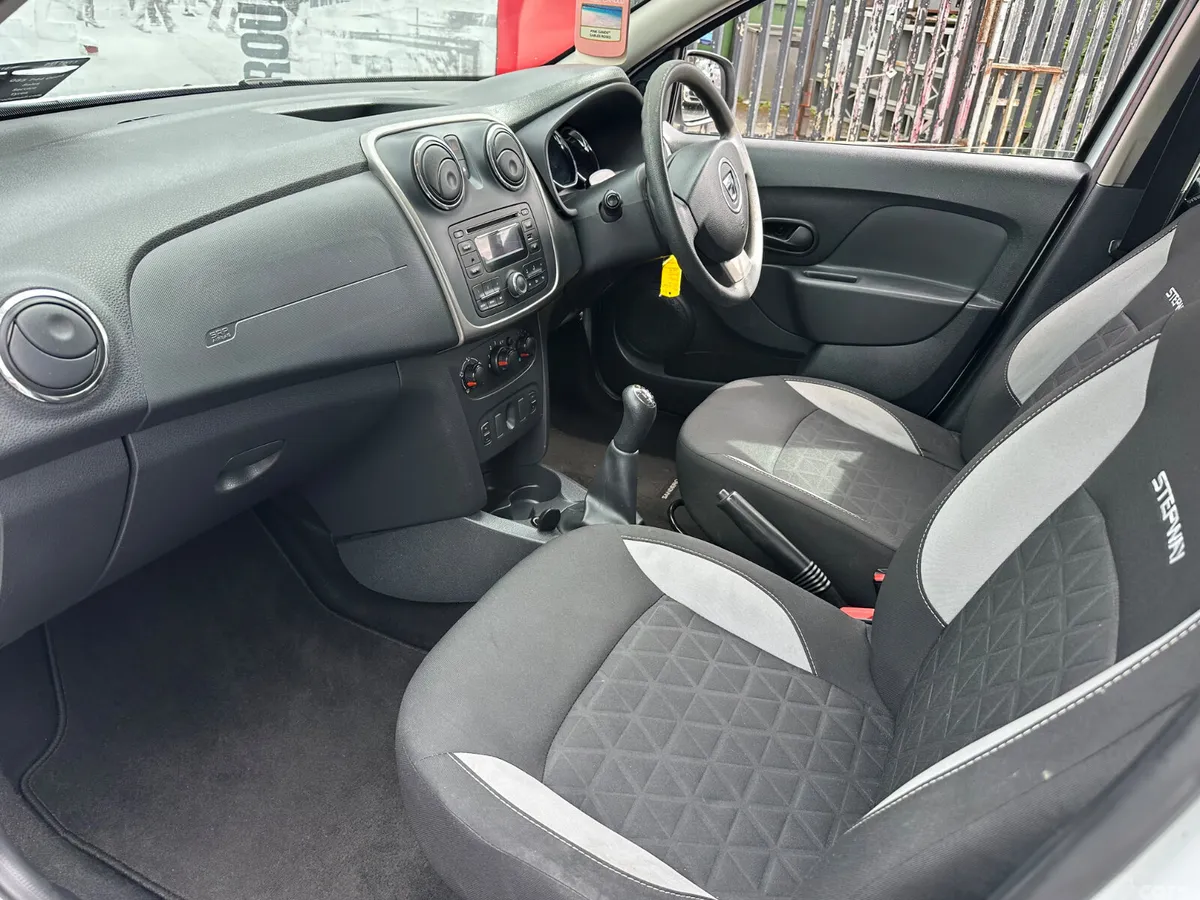 Dacia Sandero Stepway Hatchback, Diesel, 2016, White