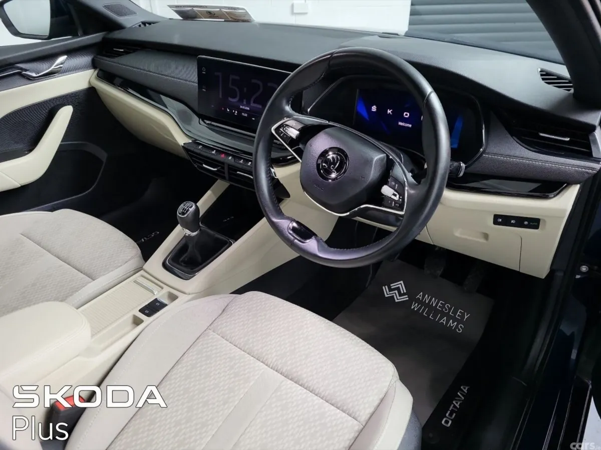 Skoda Octavia Saloon, Petrol, 2023, Blue