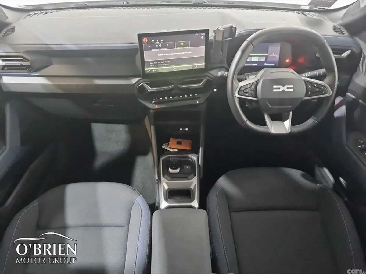 Dacia Duster SUV, Petrol Hybrid, 2025, Grey