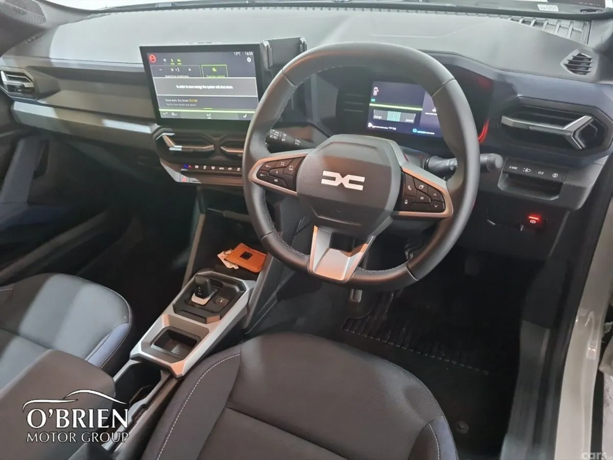 Dacia Duster SUV, Petrol Hybrid, 2025, Grey