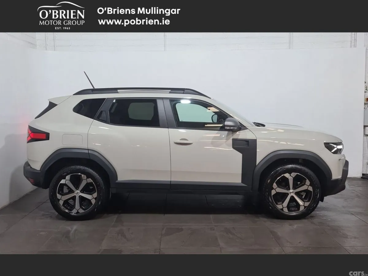 Dacia Duster SUV, Petrol Hybrid, 2025, Grey