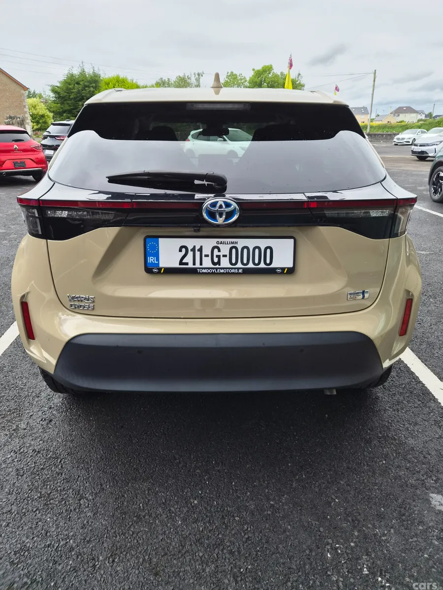 Toyota Yaris Cross SUV, Petrol Hybrid, 2021, Beige