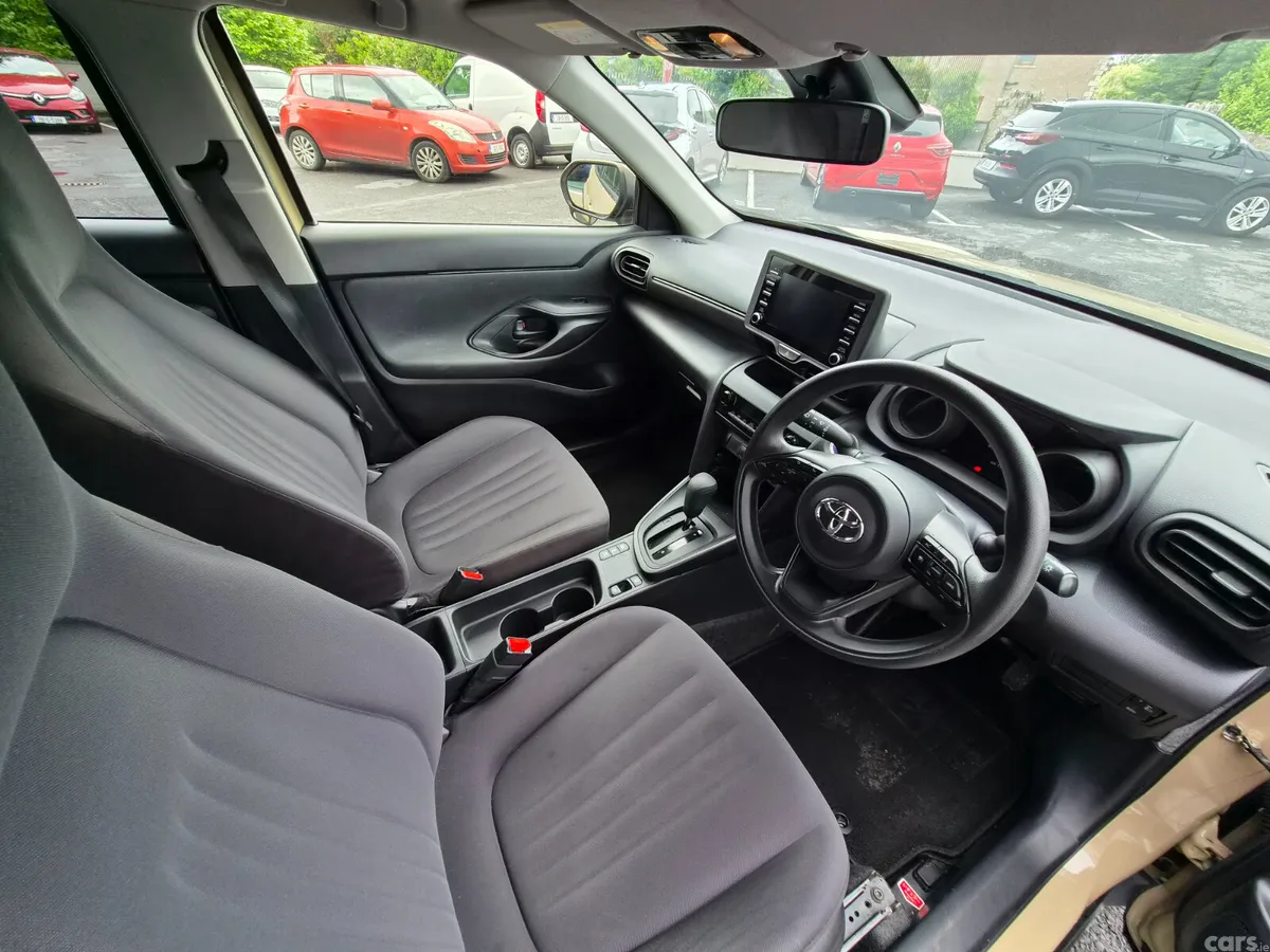 Toyota Yaris Cross SUV, Petrol Hybrid, 2021, Beige