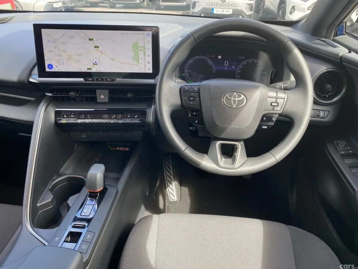 Toyota C-HR SUV, Petrol Hybrid, 2024, Blue