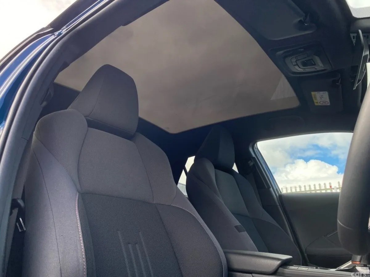 Toyota C-HR SUV, Petrol Hybrid, 2024, Blue