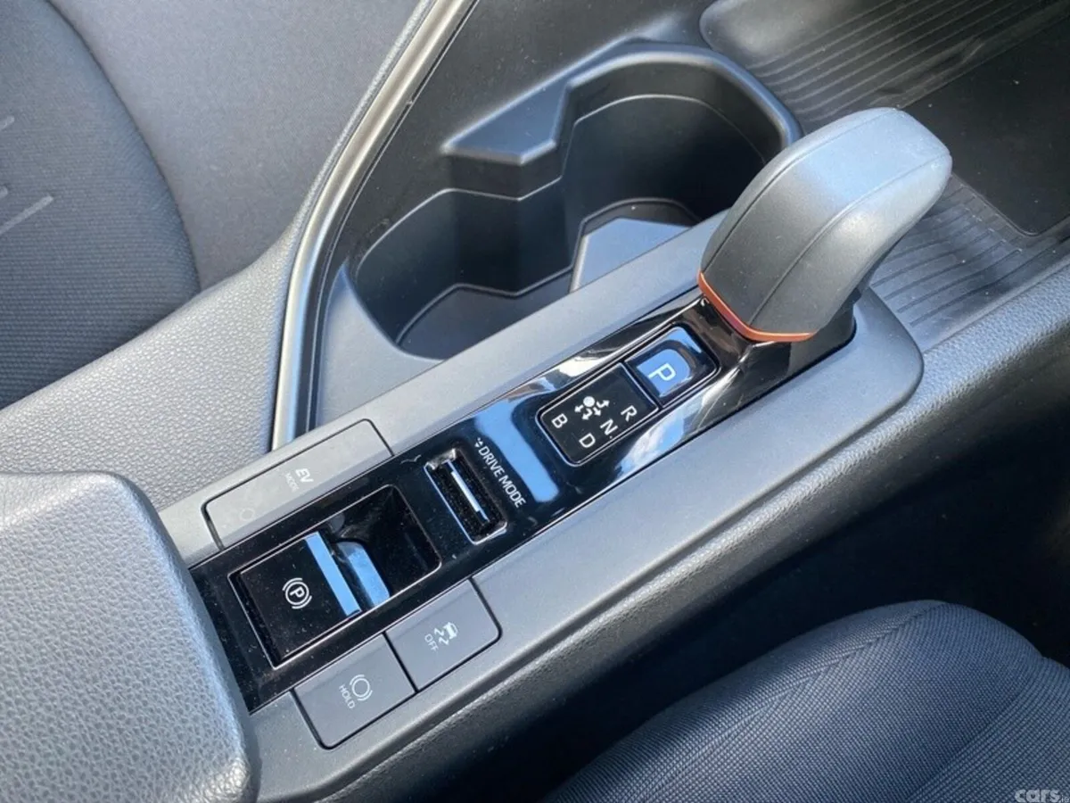 Toyota C-HR SUV, Petrol Hybrid, 2024, Blue
