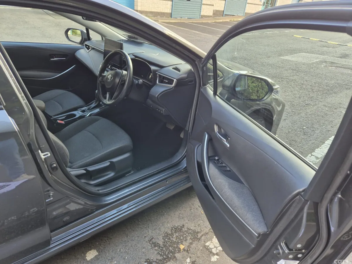 Toyota Corolla Saloon, Petrol Hybrid, 2023, Grey