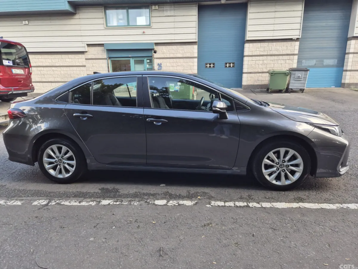 Toyota Corolla Saloon, Petrol Hybrid, 2023, Grey