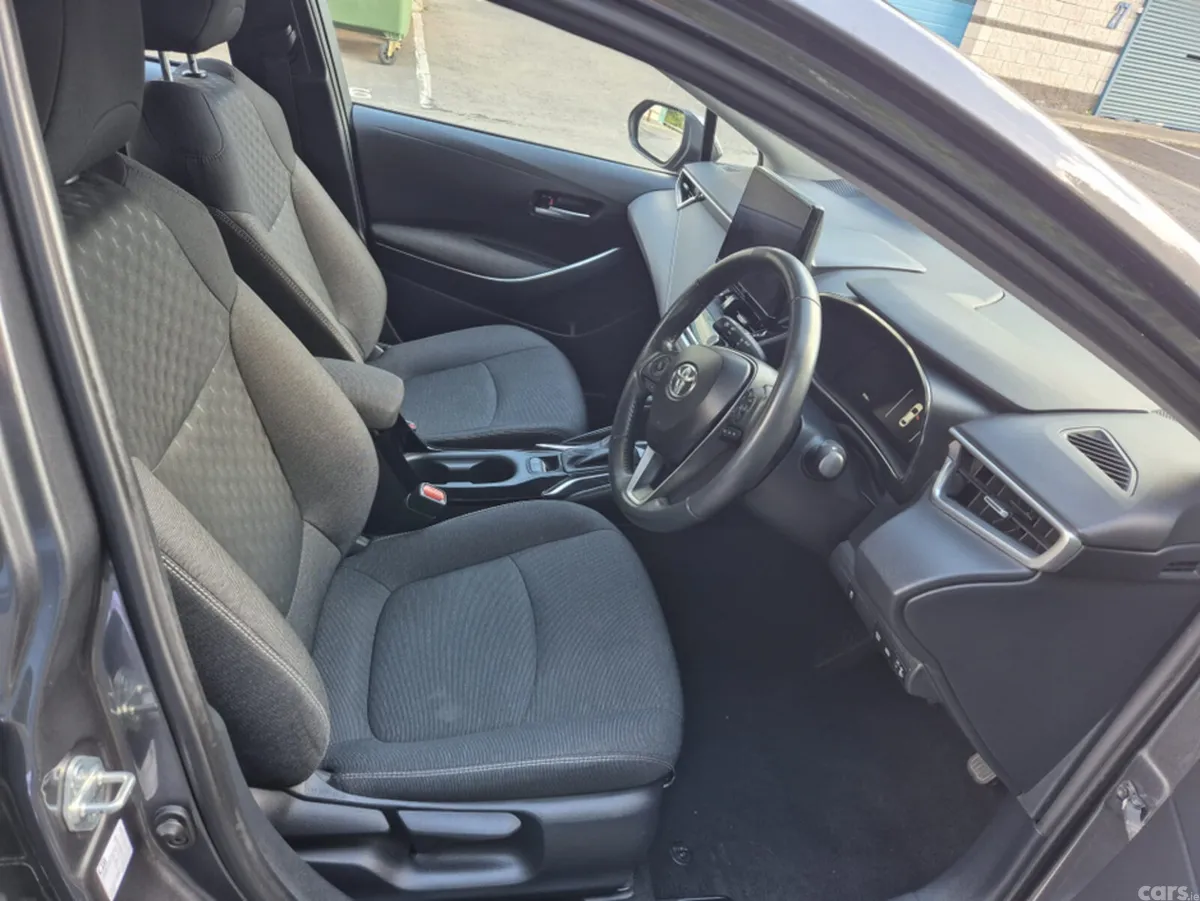 Toyota Corolla Saloon, Petrol Hybrid, 2023, Grey