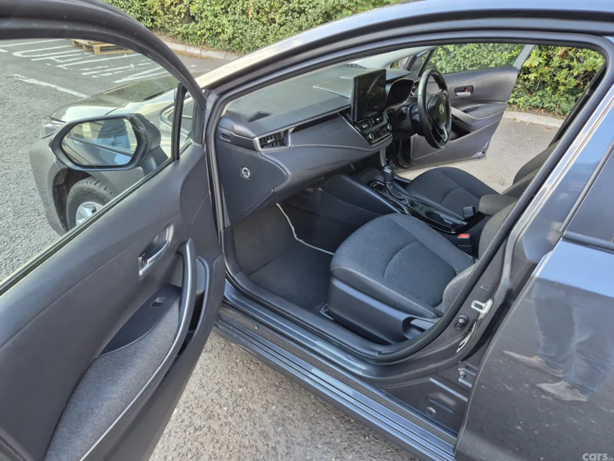 Toyota Corolla Saloon, Petrol Hybrid, 2023, Grey