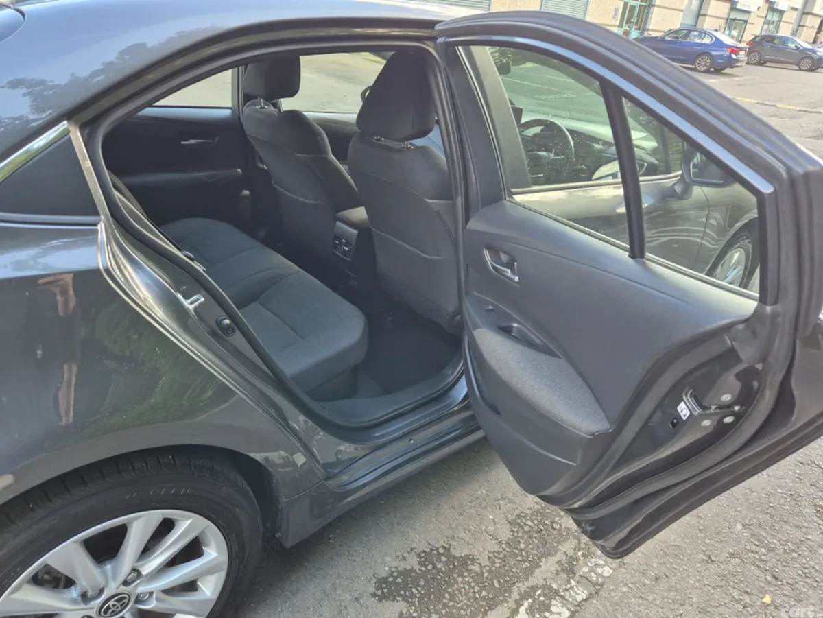 Toyota Corolla Saloon, Petrol Hybrid, 2023, Grey
