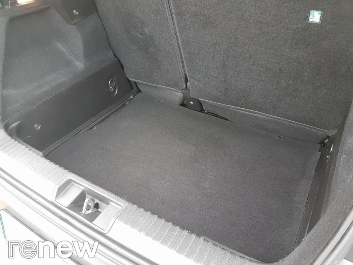Renault Captur Hatchback, Petrol, 2022, Grey