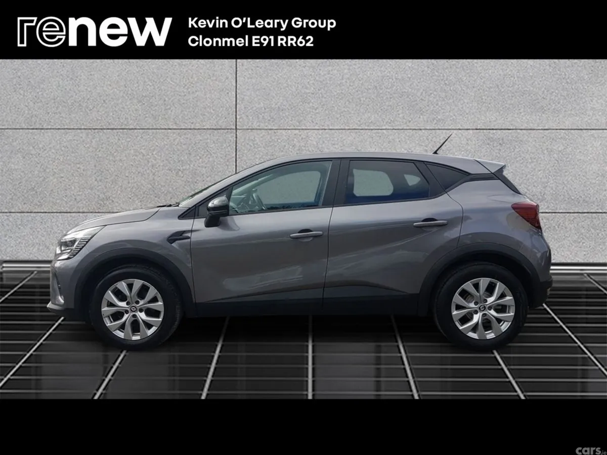Renault Captur Hatchback, Petrol, 2022, Grey