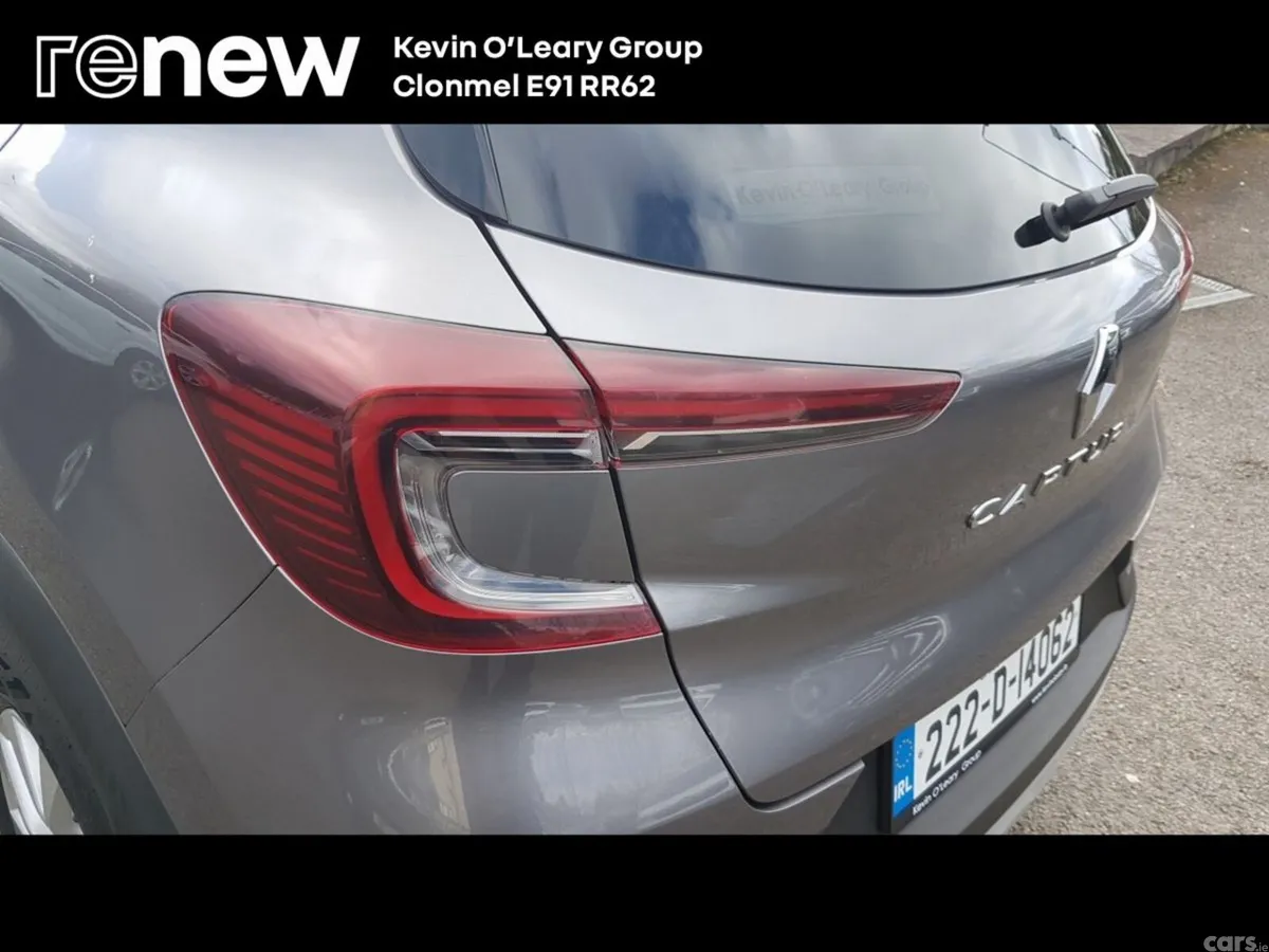 Renault Captur Hatchback, Petrol, 2022, Grey