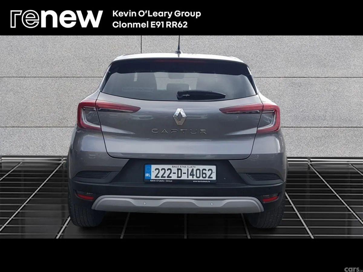 Renault Captur Hatchback, Petrol, 2022, Grey