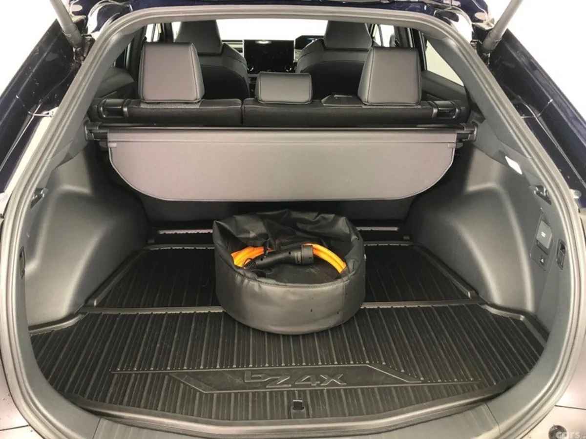 Toyota bZ4X Estate, Electric, 2026, Blue