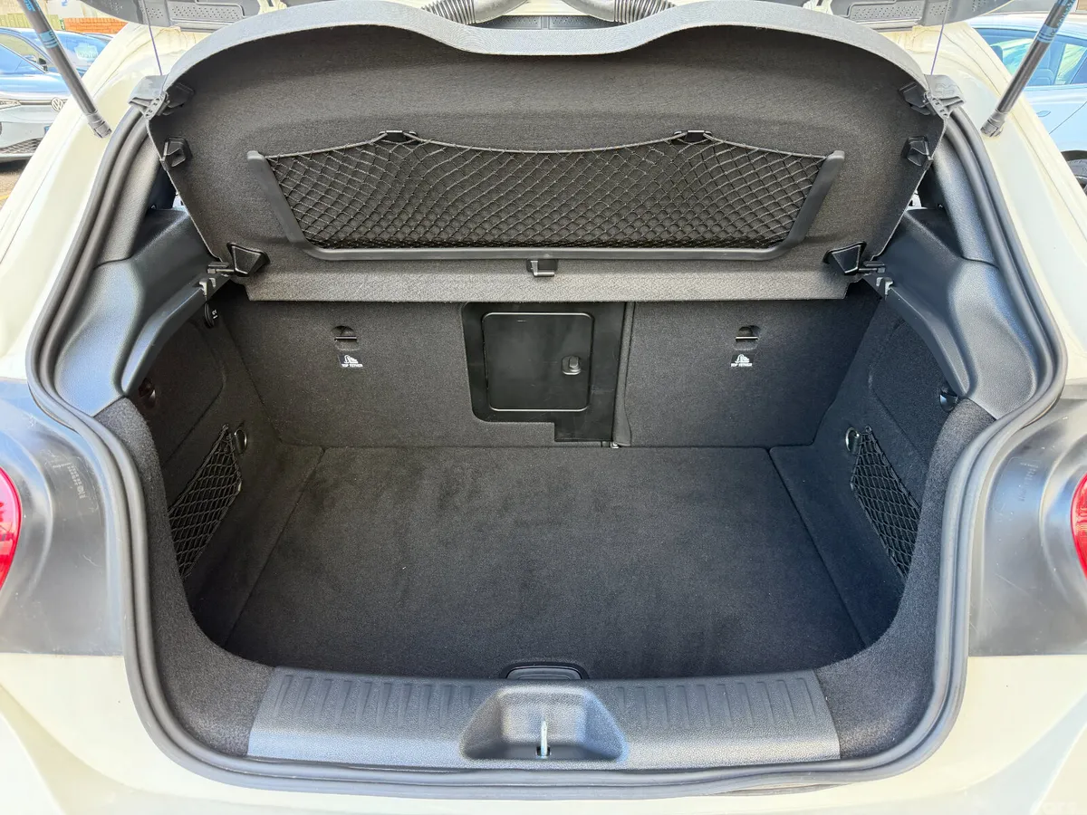 Mercedes-Benz A-Class Hatchback, Petrol, 2018, White