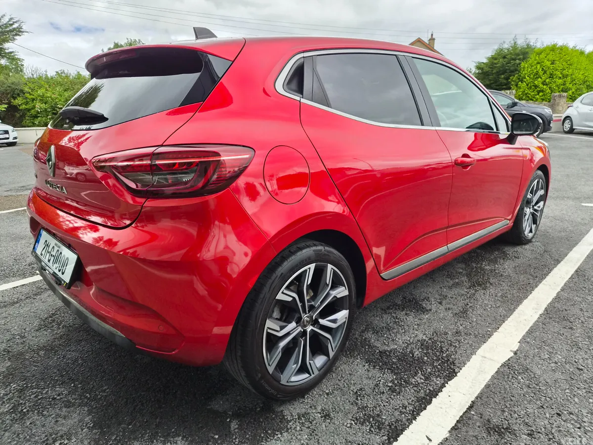 Renault Clio Hatchback, Petrol, 2021, Red