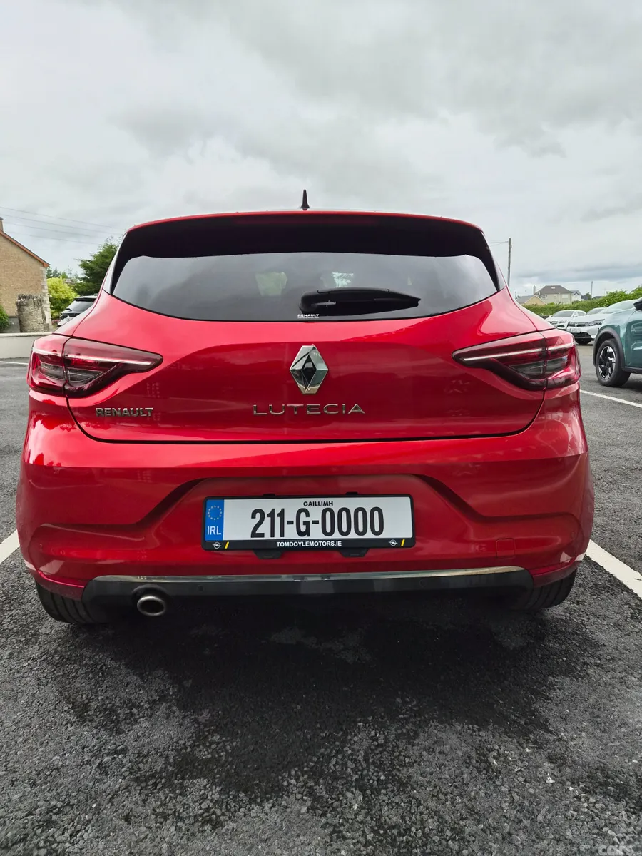 Renault Clio Hatchback, Petrol, 2021, Red