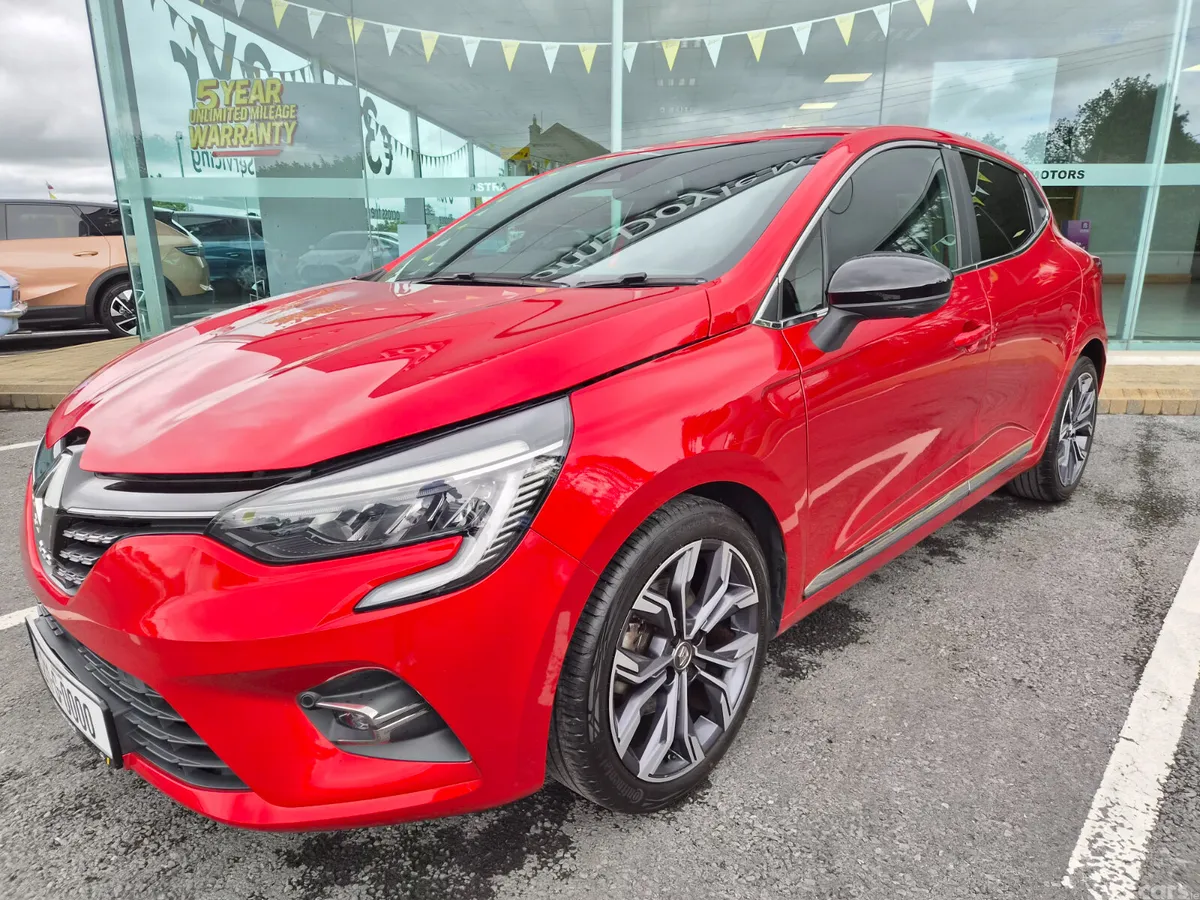 Renault Clio Hatchback, Petrol, 2021, Red