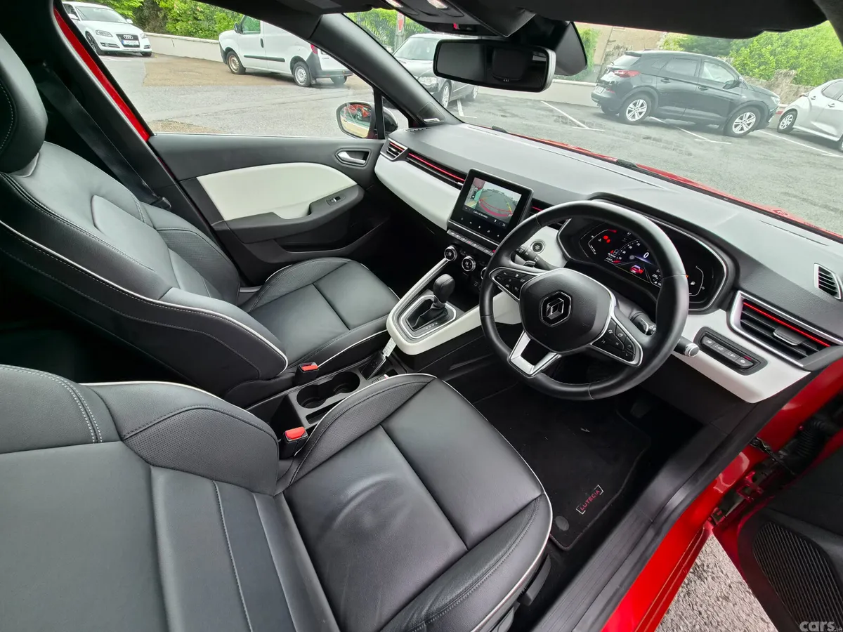 Renault Clio Hatchback, Petrol, 2021, Red