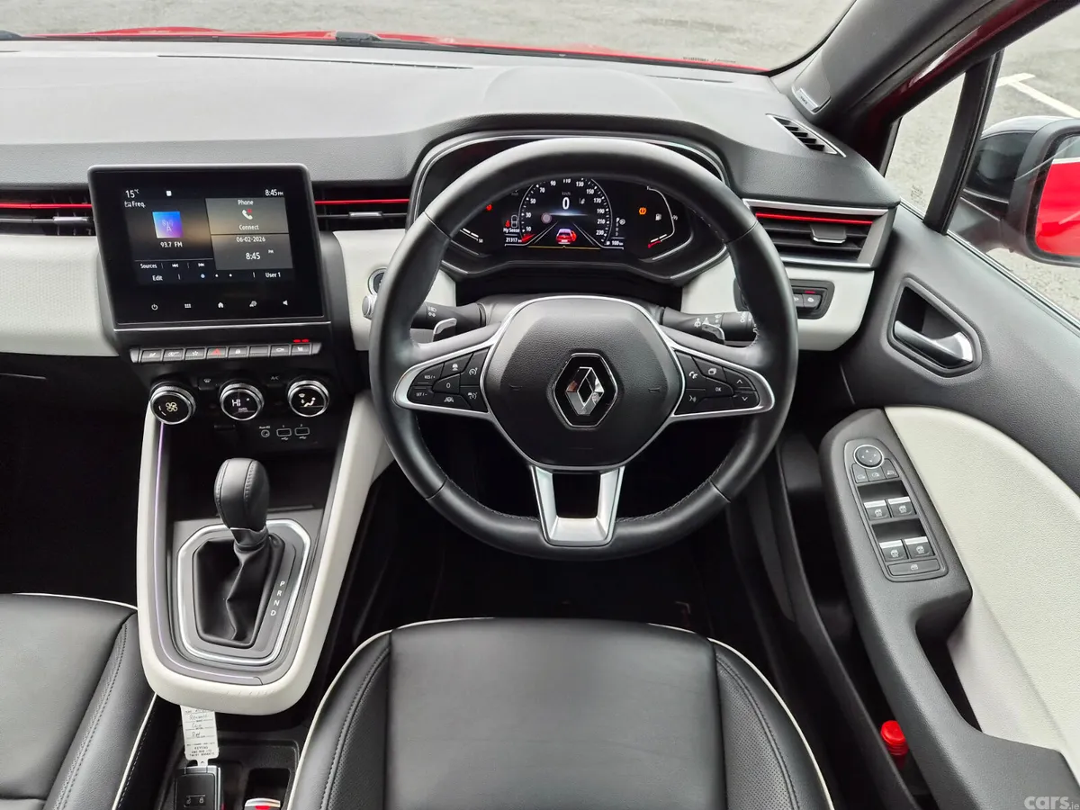 Renault Clio Hatchback, Petrol, 2021, Red