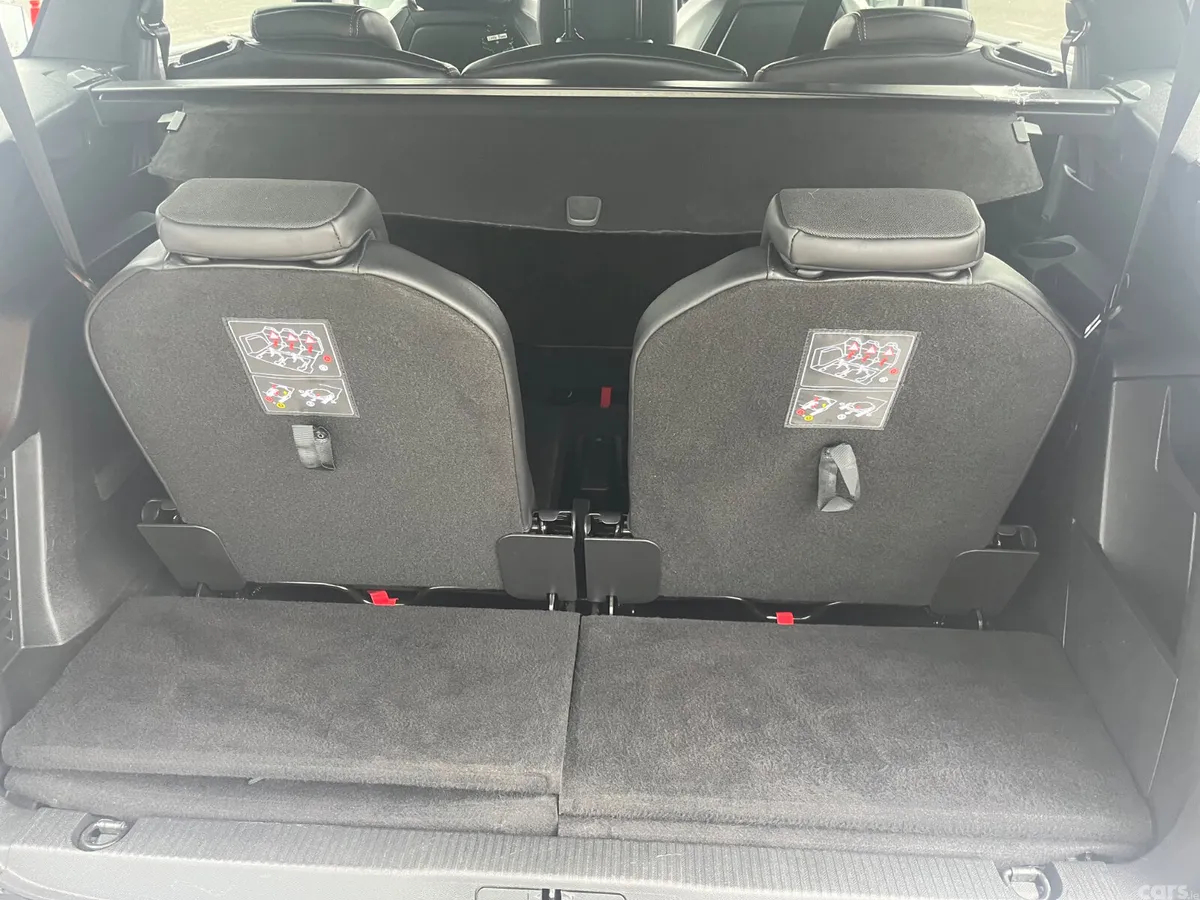 Peugeot 5008 MPV, Diesel, 2023, Blue