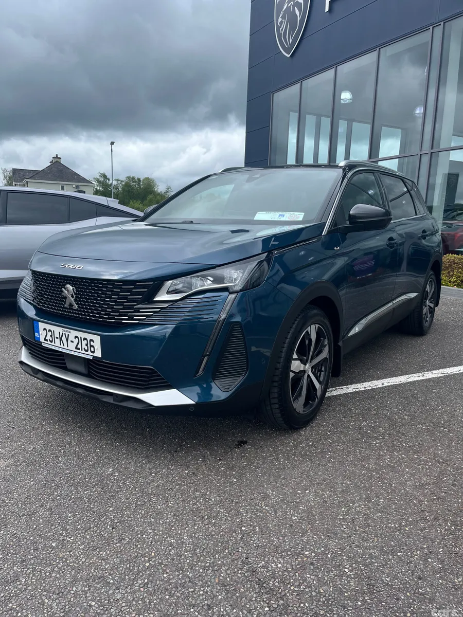 Peugeot 5008 MPV, Diesel, 2023, Blue