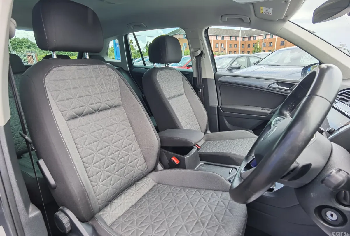 Volkswagen Tiguan SUV, Petrol Plug-in Hybrid, 2022, Grey