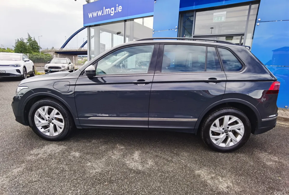Volkswagen Tiguan SUV, Petrol Plug-in Hybrid, 2022, Grey