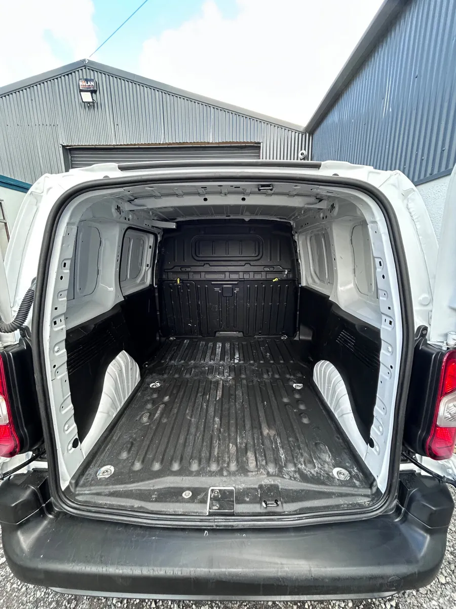 Citroen Berlingo MPV, Diesel, 2023, White