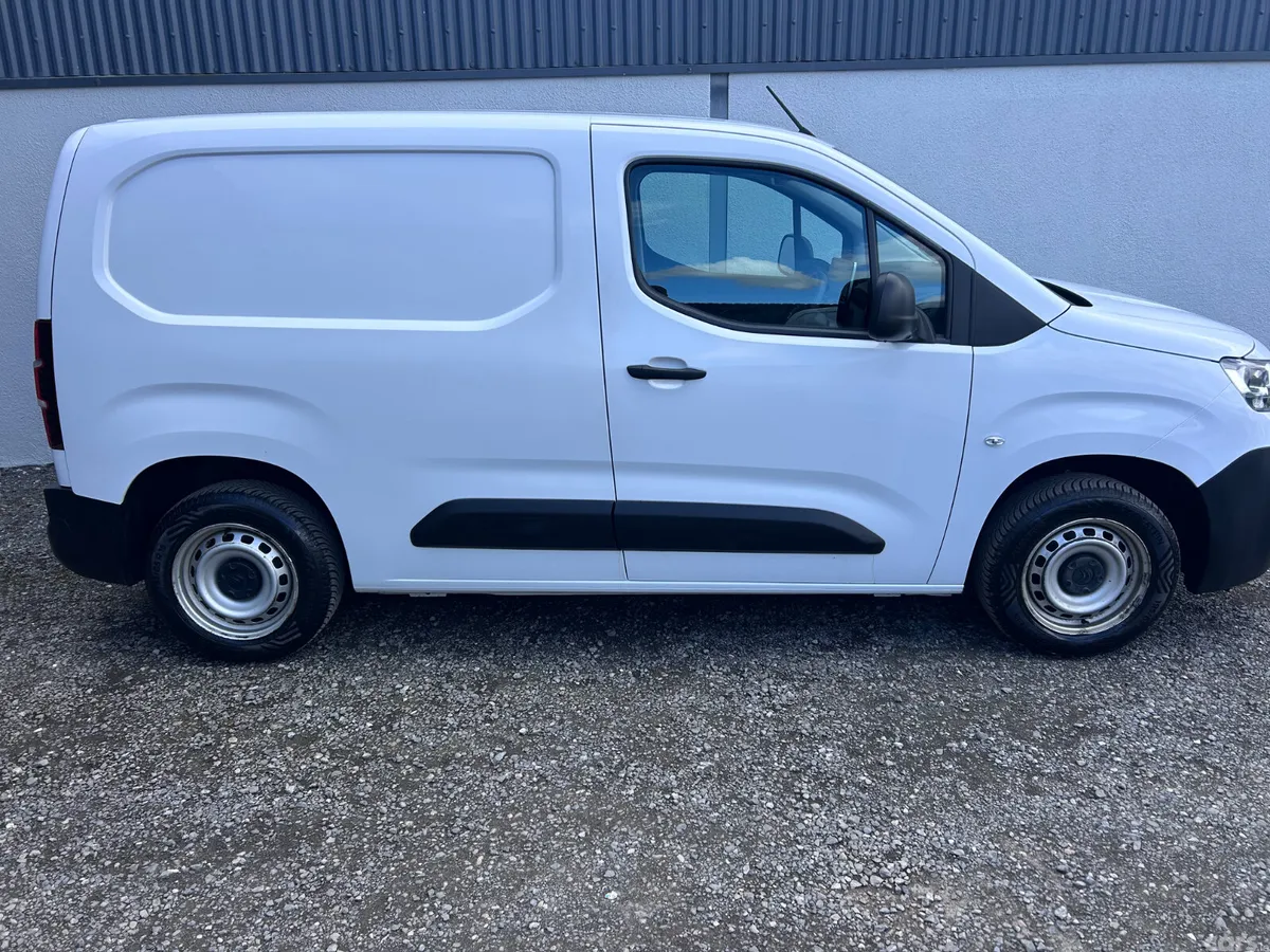 Citroen Berlingo MPV, Diesel, 2023, White