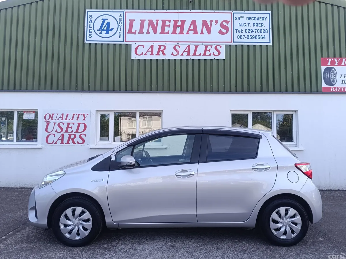 Toyota Yaris Hatchback, Petrol Hybrid, 2018, Silver