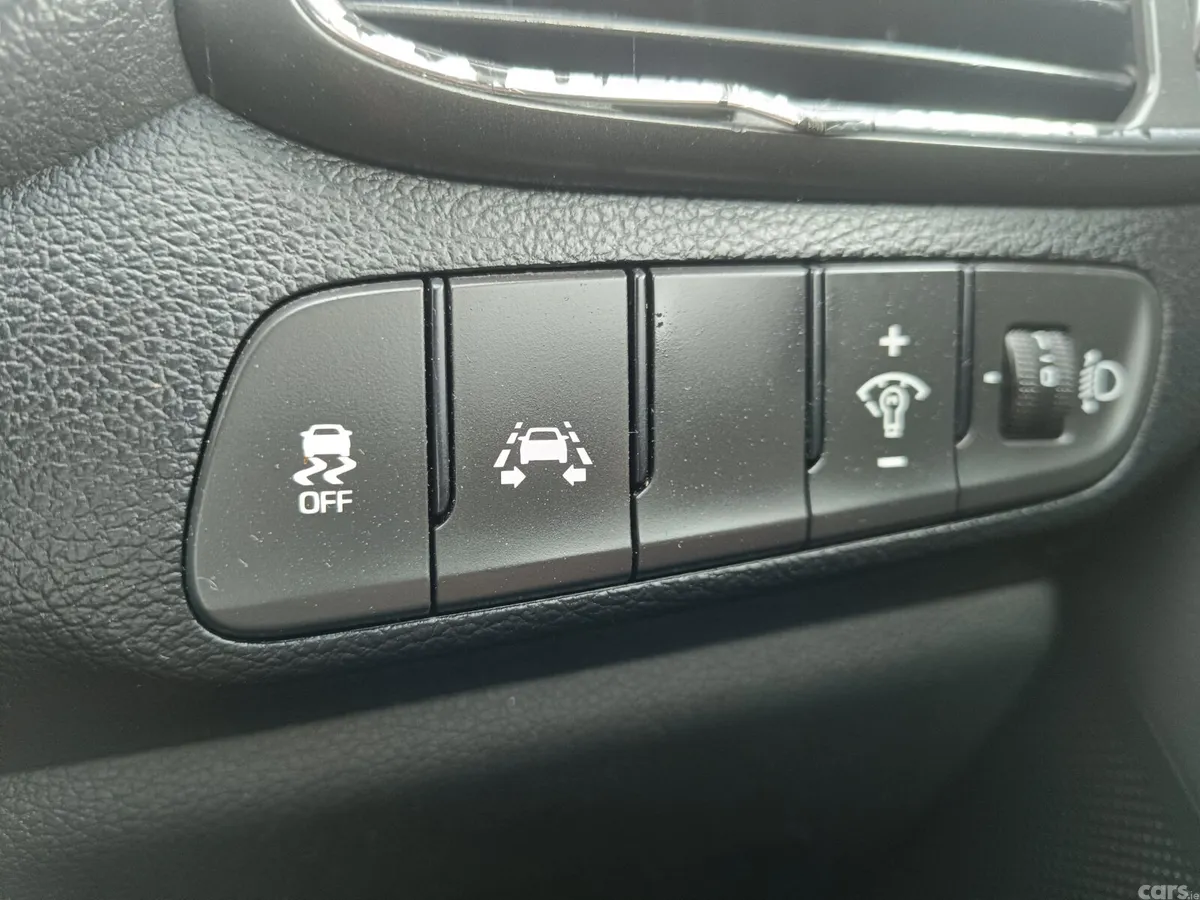 Hyundai i30 Hatchback, Petrol, 2018, Beige