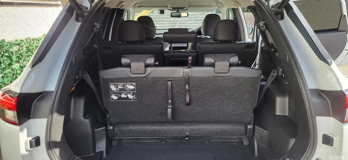 Mitsubishi Outlander SUV, Petrol Plug-in Hybrid, 2023, White