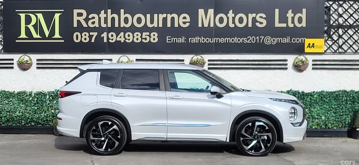 Mitsubishi Outlander SUV, Petrol Plug-in Hybrid, 2023, White