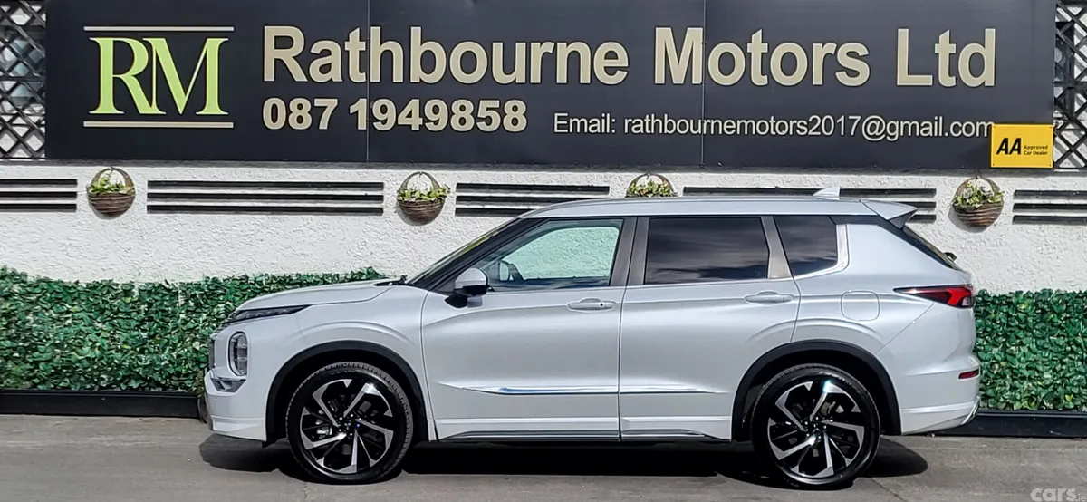 Mitsubishi Outlander SUV, Petrol Plug-in Hybrid, 2023, White