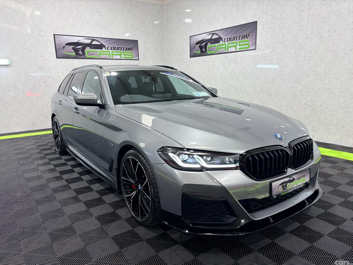 BMW 5-Series Estate, Petrol Plug-in Hybrid, 2023, Grey