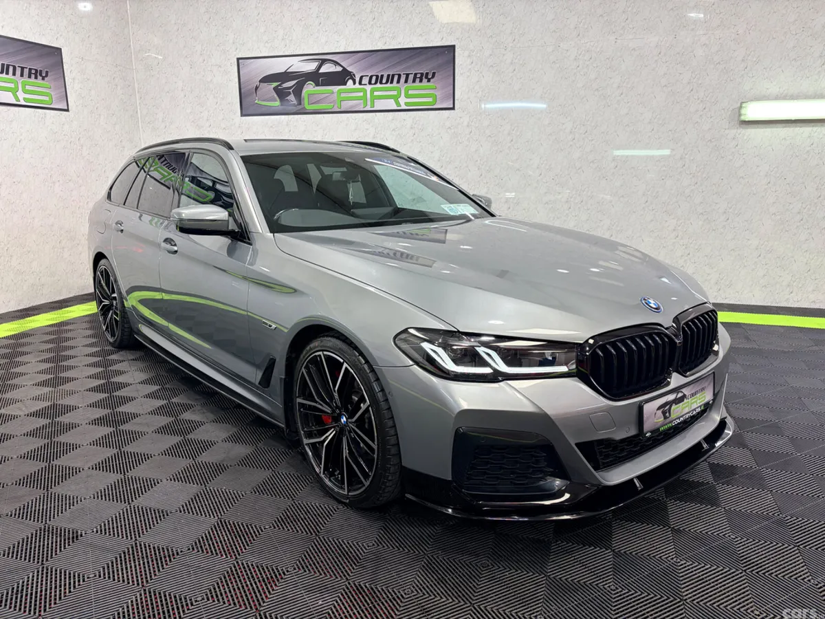 BMW 5-Series Estate, Petrol Plug-in Hybrid, 2023, Grey