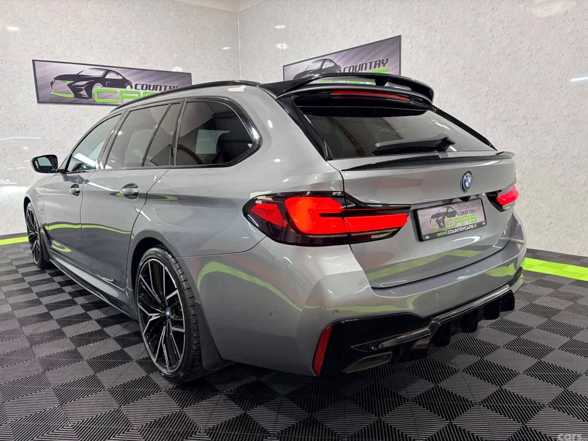 BMW 5-Series Estate, Petrol Plug-in Hybrid, 2023, Grey
