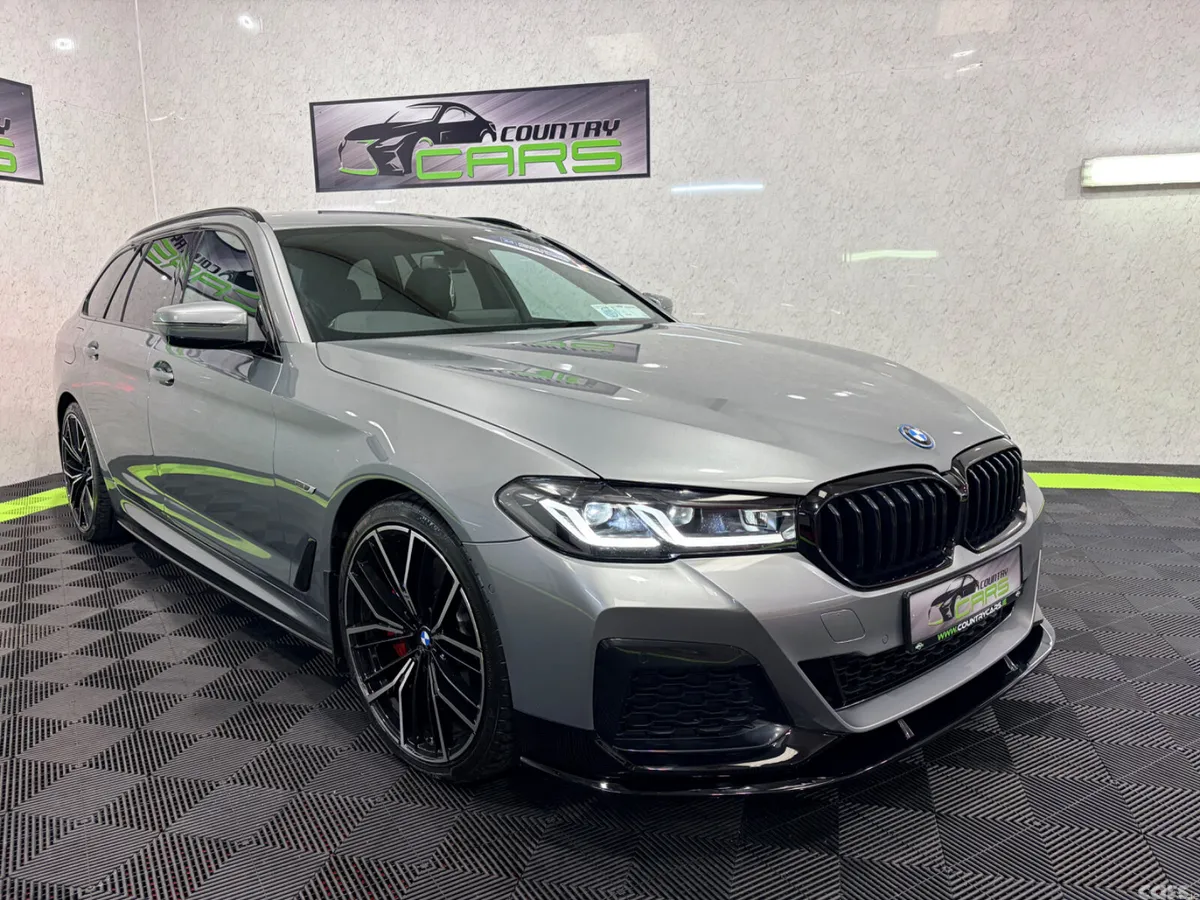 BMW 5-Series Estate, Petrol Plug-in Hybrid, 2023, Grey