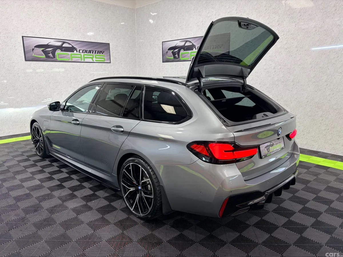 BMW 5-Series Estate, Petrol Plug-in Hybrid, 2023, Grey