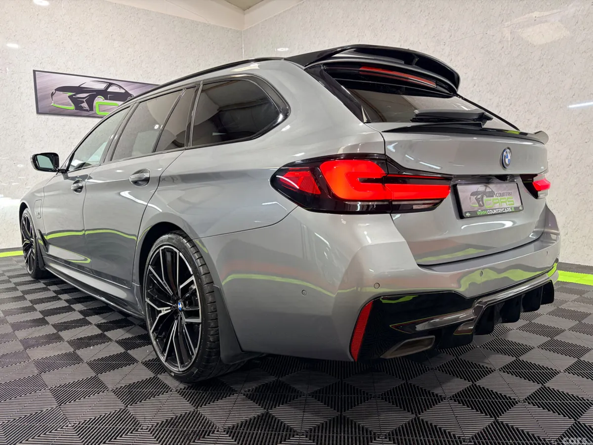 BMW 5-Series Estate, Petrol Plug-in Hybrid, 2023, Grey
